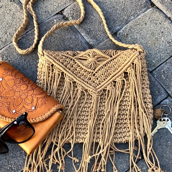 ✨FRINGE MACRAME KNOTTED SHOULDER/CROSSBODY BAG✨ - Picture 3 of 8